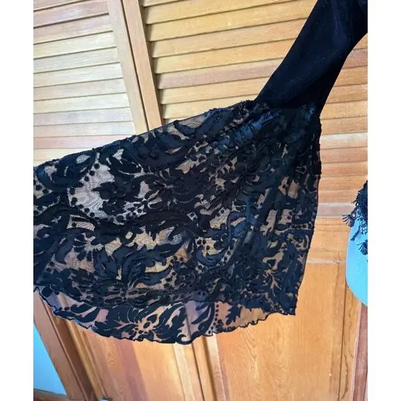 Devil Fashion Gothic Victorian Vampire Black Velvet Beaded Rose & Lace Top - Picture 7 of 16